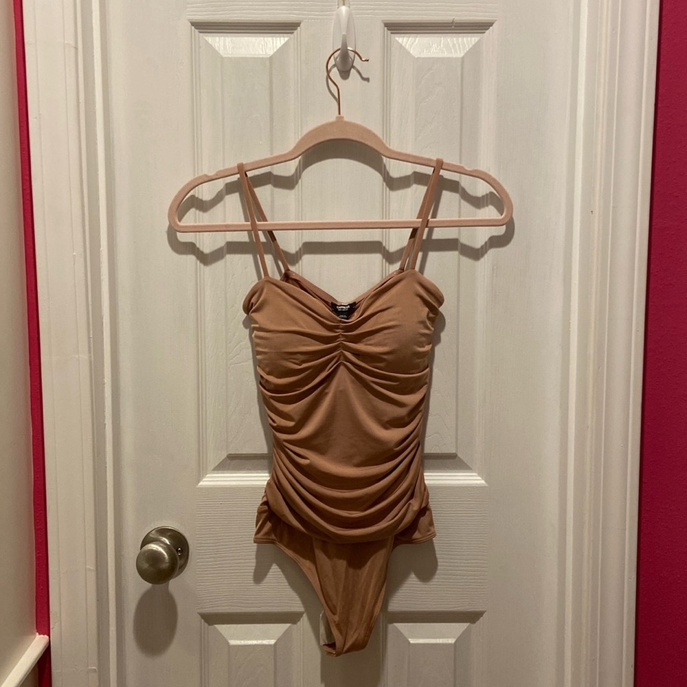 NWT Express Blush Body Contour Ruched Spaghetti Strap Bodysuit